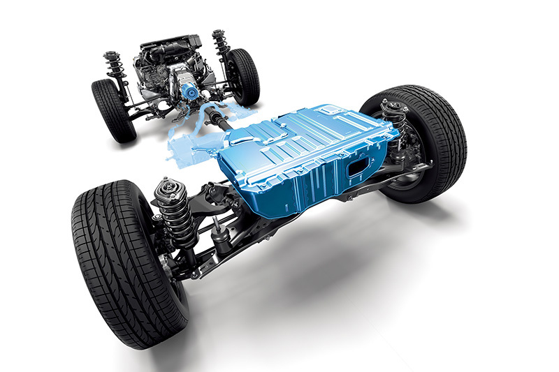 Animuota iliustracija, vaizduojanti „Subaru“ BOXER variklį ir e-BOXER sistemą su elektriniu varikliu, integruotu į pavaros sistemą.