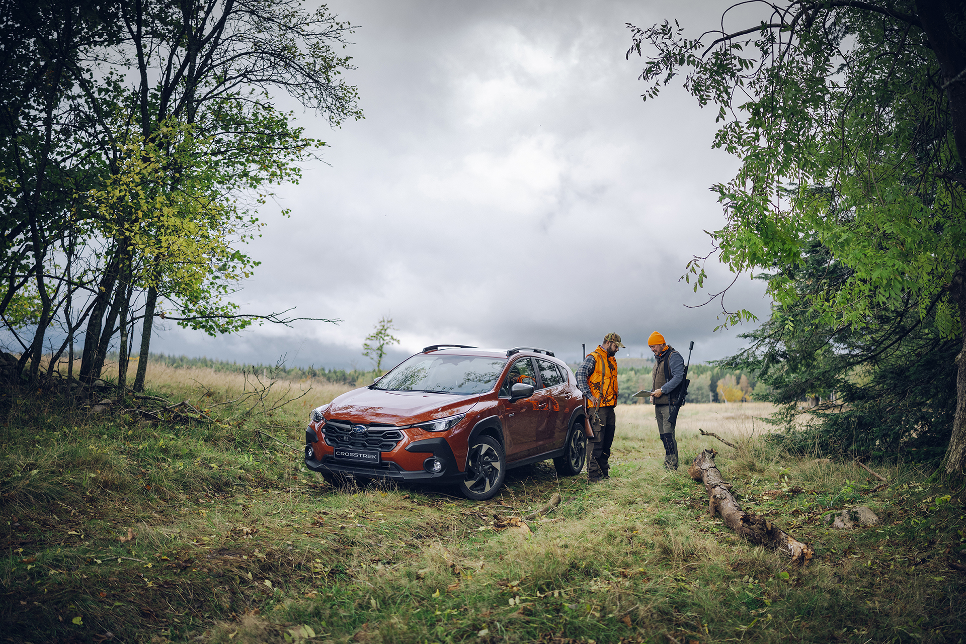 Subaru Crosstrek miške su medžiotoju – puikiai tinka medžioklei, žvejybai ir nuotykiams dėl kompaktiško dydžio, visų varančiųjų ratų pavaros ir prošvaisos.