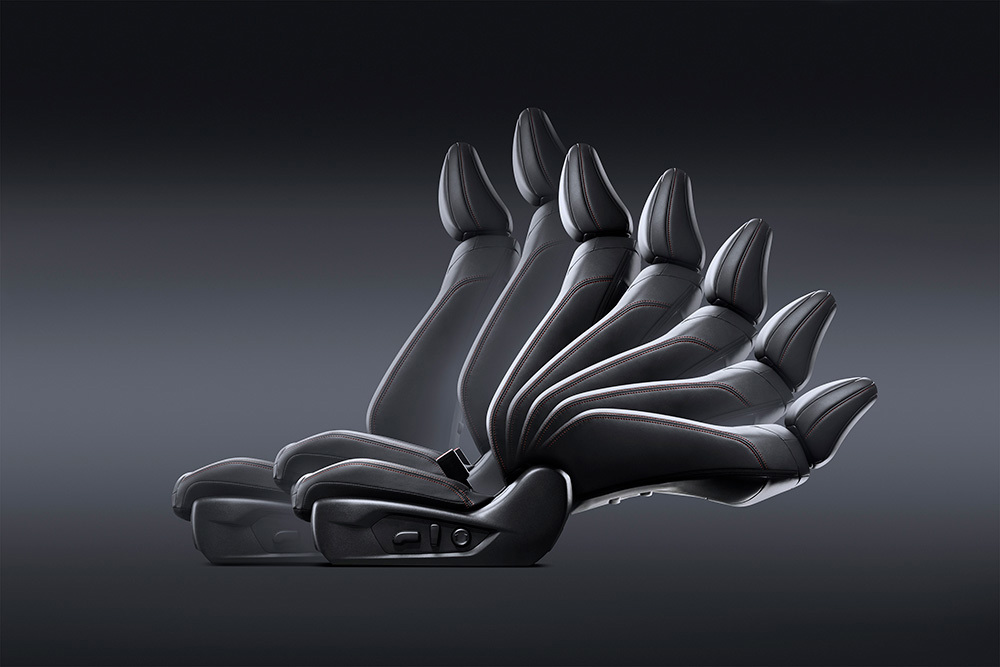 Subaru vairuotojo sėdynė su 10 krypčių elektriniu reguliavimu, užtikrinančiu optimalią vairavimo padėtį.
