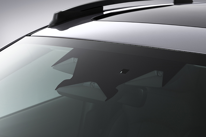 Subaru Crosstrek su dideliu priekinio stiklu ir integruota EyeSight sistema.